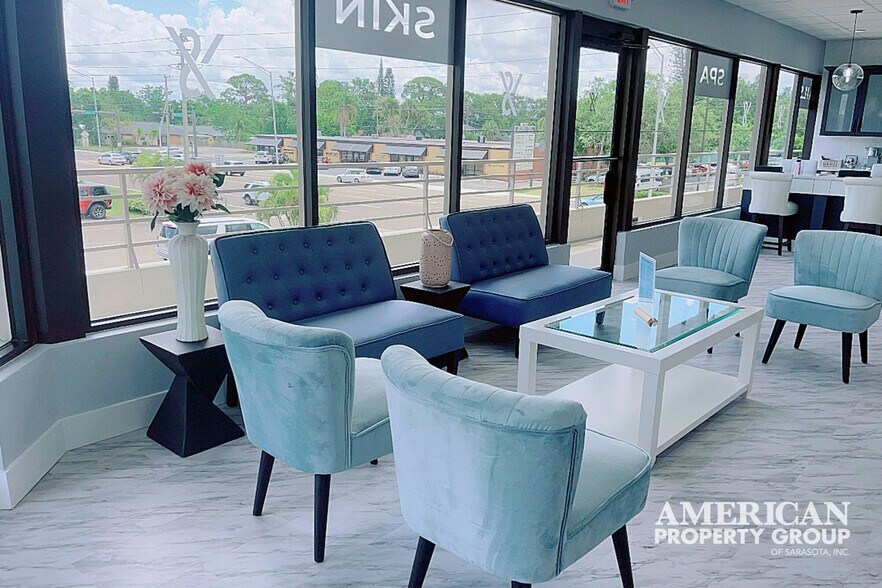 More Photos Of 2345 Bee Ridge Rd, Sarasota Storefront Retail Office For Sale