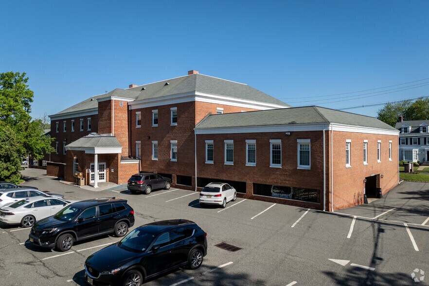 More Photos Of 97 Main St, Chatham Office For Lease