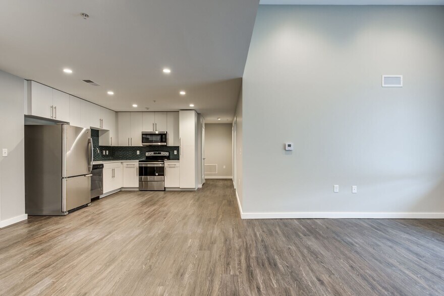 More Photos Of 490 Broadway St, Buffalo Apartments For Lease