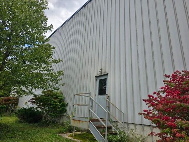 More Photos Of 5035 Route 60, Sinclairville Distribution For Sale