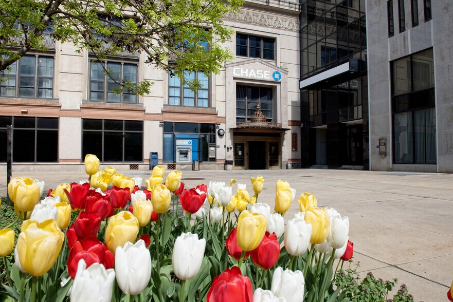 More Photos Of 6 W Federal St, Youngstown Office For Lease