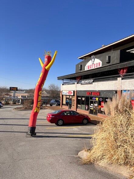 More Photos Of 7010 Lee Hwy, Chattanooga Storefront Retail Office For Sale