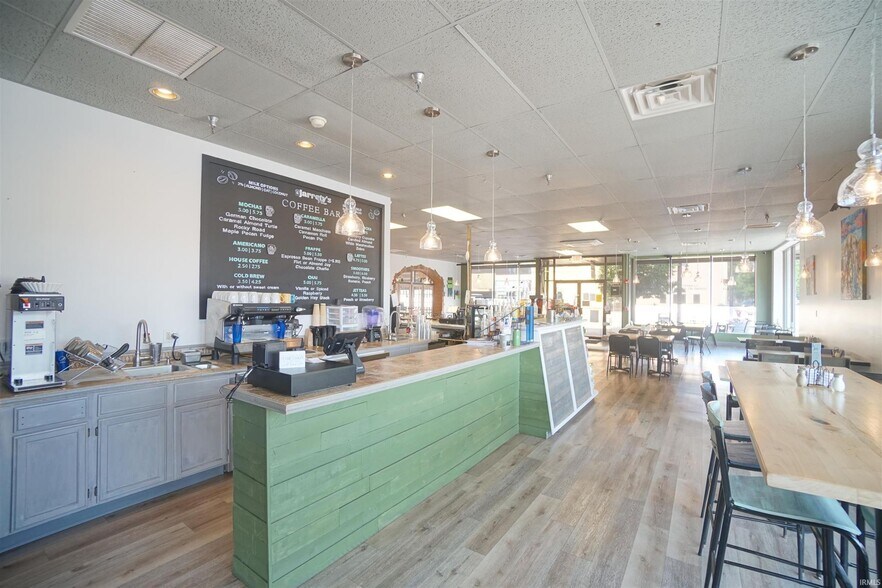 More Photos Of 701 Main St, Rochester Restaurant For Sale