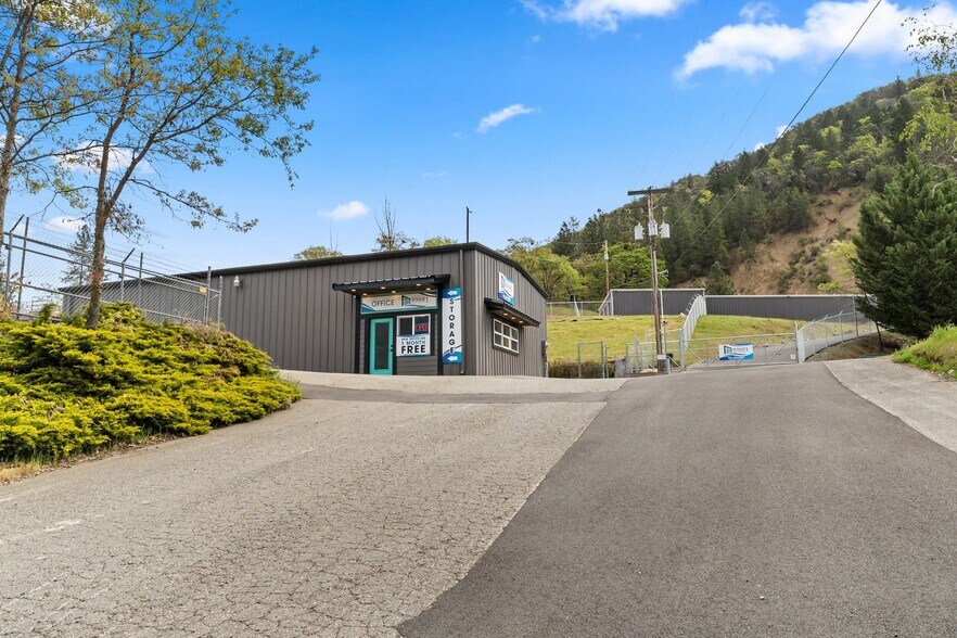 More Photos Of 5450 N River Rd, Gold Hill Self Storage For Sale