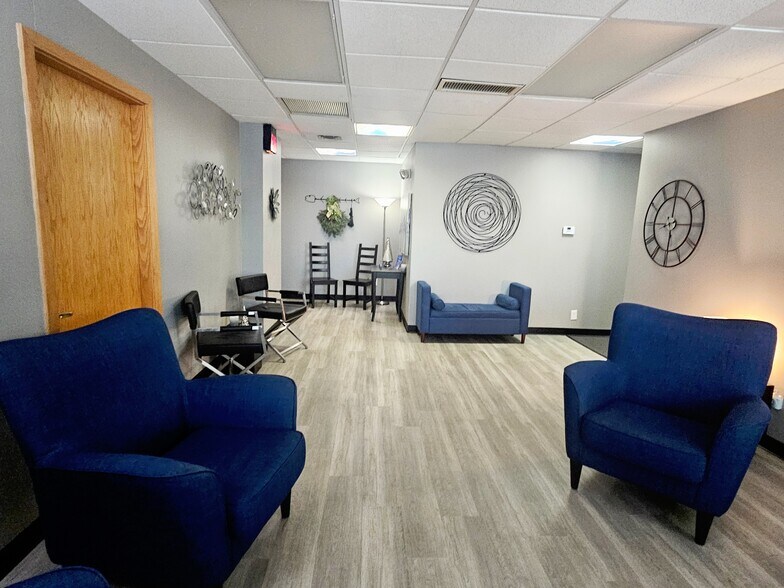 More Photos Of 9031 W 151st St, Orland Park Office For Lease