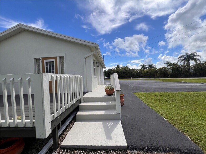 More Photos Of 180 Rio Villa Dr, Punta Gorda Freestanding For Sale