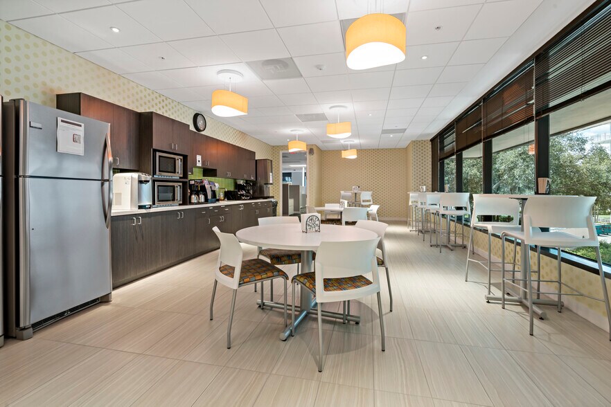 More Photos Of 777 Yamato Rd, Boca Raton Unknown For Lease