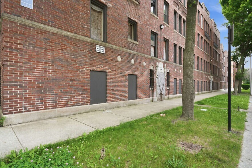 More Photos Of 6802-6808 S Prairie Ave, Chicago Apartments For Sale