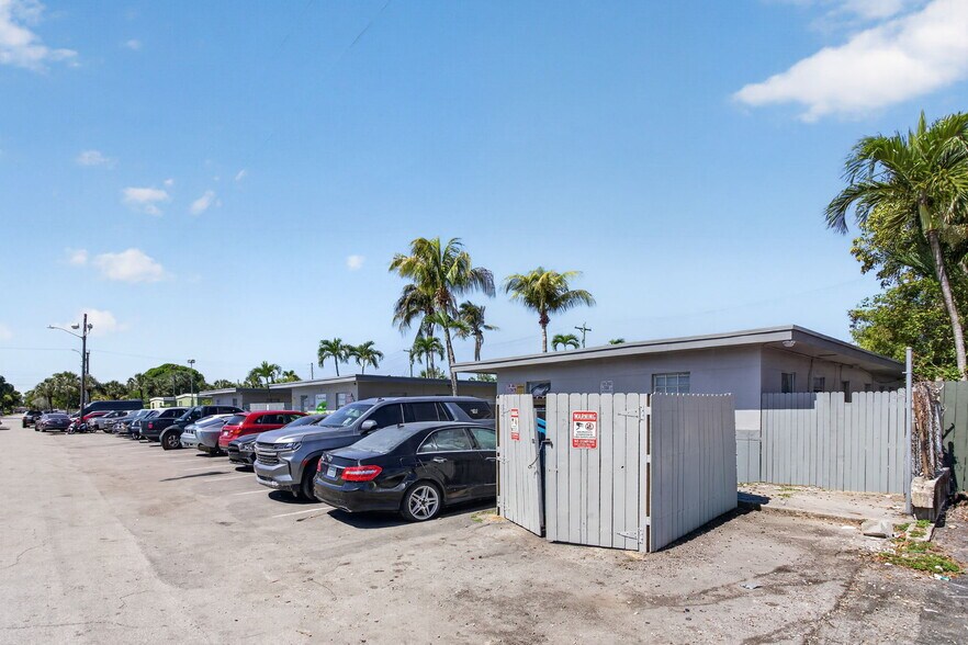 Primary Photo Of 821-825 NW 10th Ter, Fort Lauderdale Apartments For Sale