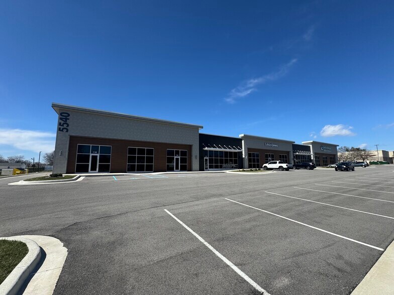 More Photos Of 5540 S East St, Indianapolis Medical For Lease