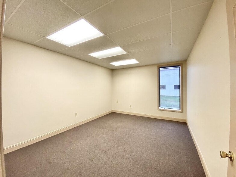 More Photos Of 1523-1529 Cliff Gookin Blvd, Tupelo Office For Lease