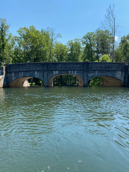 More Photos Of 422 N Lakeside Dr, Hendersonville Land For Sale