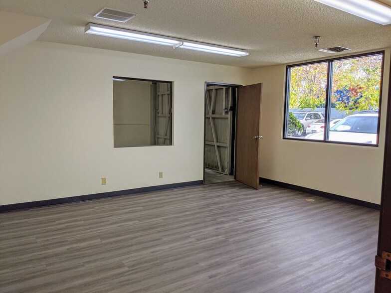 More Photos Of 9528 E Rush St, South El Monte Manufacturing For Lease