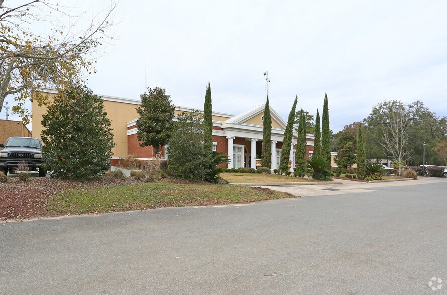 Primary Photo Of 4708 NW Capital Cir NW, Tallahassee Flex For Sale