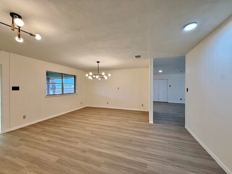 More Photos Of 10025 Farm to Market 1660, Hutto Warehouse For Lease