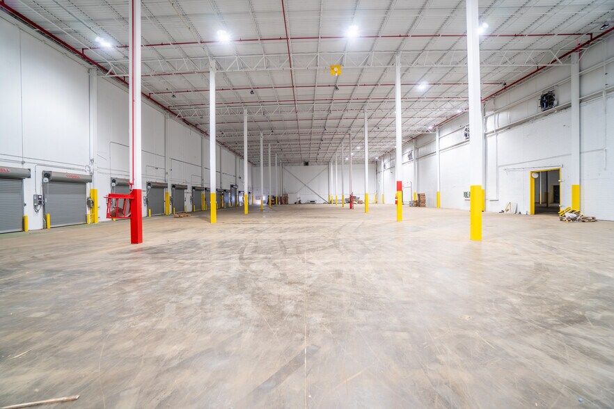 More Photos Of 1885 Alamac Rd, Lumberton Warehouse For Lease