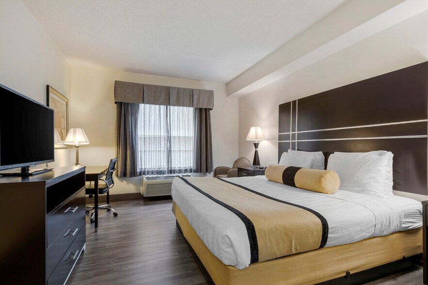 More Photos Of 996 E Interstate 30, Rockwall Hotel For Sale