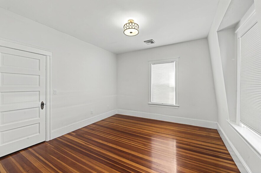 More Photos Of 982 Mineral Spring Ave, North Providence Office For Sale