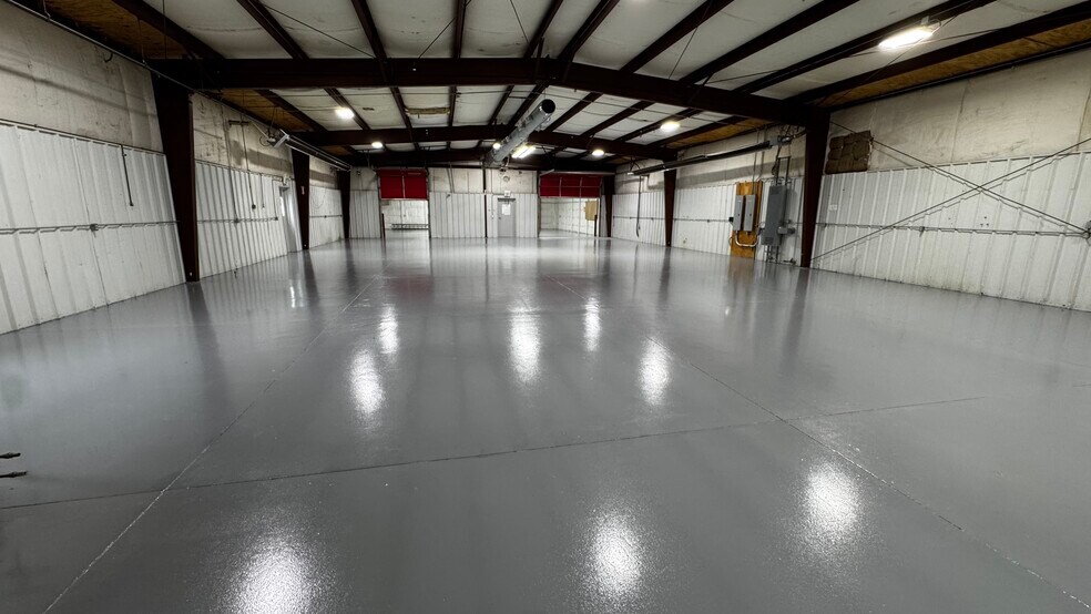 More Photos Of 1540 Genesis Dr, La Porte Service For Lease