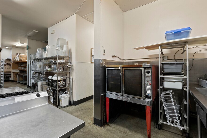 More Photos Of 102 S 1st Ave, Sandpoint Storefront Retail Office For Sale