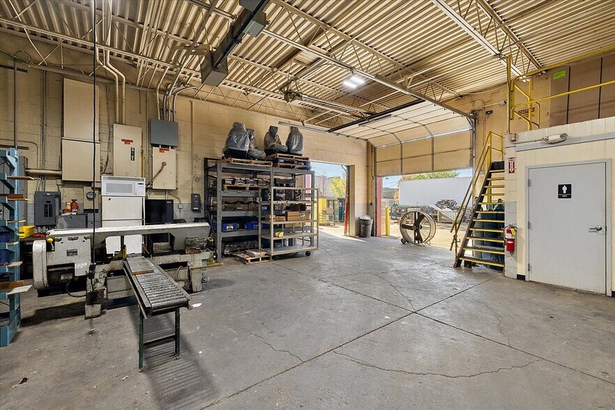 More Photos Of 14570 Barber Ave, Warren Warehouse For Sale