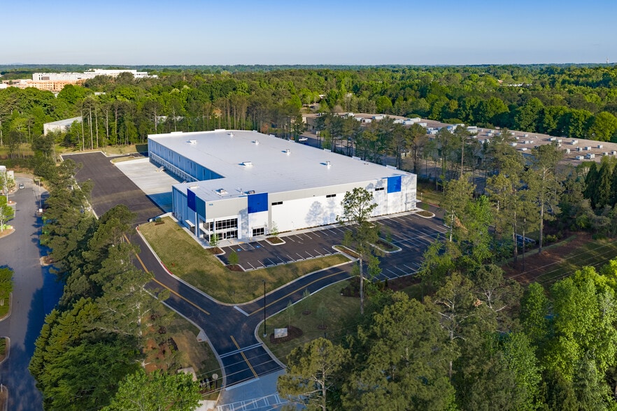 More Photos Of 7515 New Boyd Rd, Suwanee Distribution For Lease