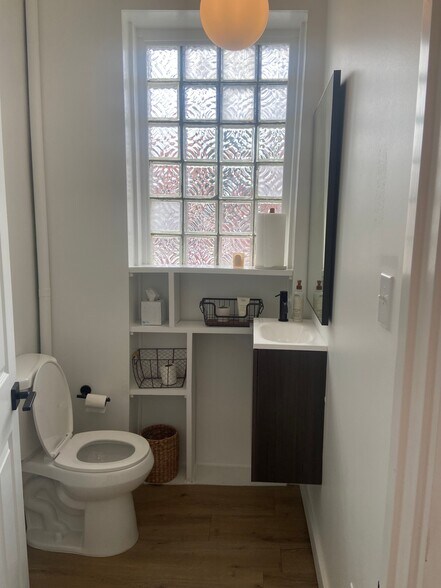 More Photos Of 305 W Pike St, Covington Storefront Retail Residential For Lease