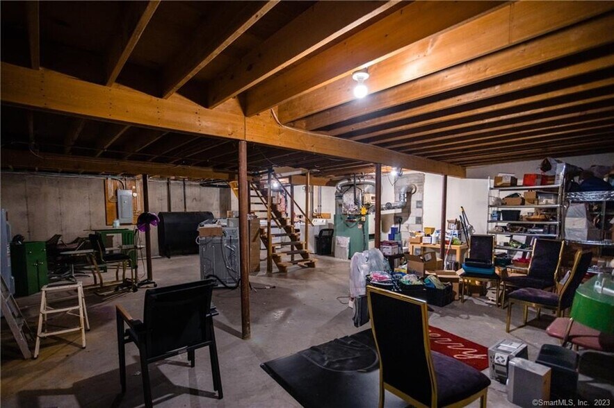 More Photos Of 448 Spring St, Windsor Locks Freestanding For Lease