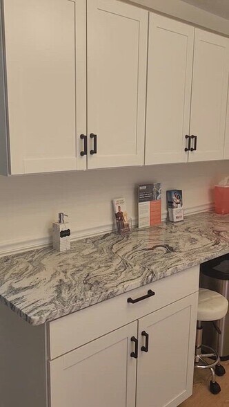 More Photos Of 156 Whitaker Rd, Lutz Medical For Lease