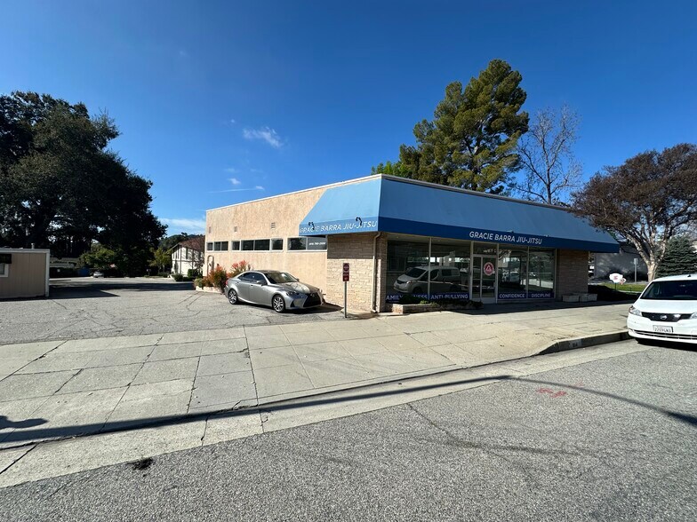 Primary Photo Of 814 Foothill Blvd, La Cañada Flintridge Storefront For Lease