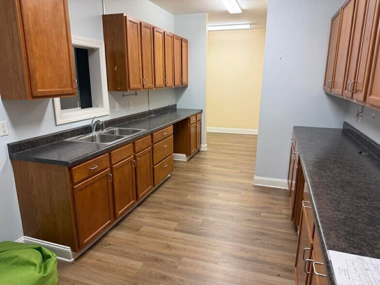 More Photos Of 4725 Country Club Rd, Morehead City Office For Lease