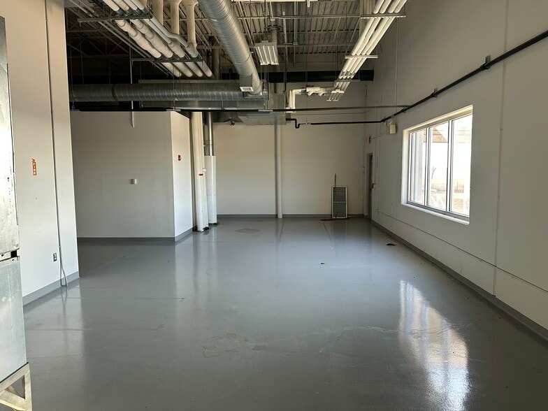 More Photos Of 2976 S 614 Rd, Quapaw Manufacturing For Sale