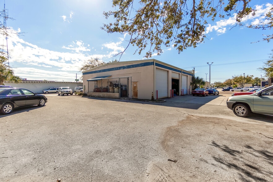 More Photos Of 6735 14th St, Bradenton Auto Repair For Sale