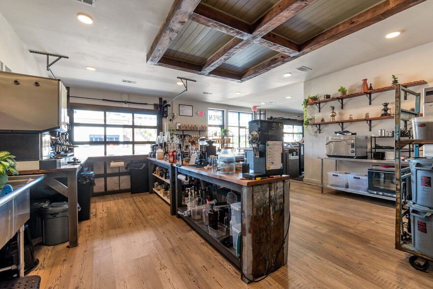 More Photos Of 179 E Moreno St, Buford General Retail For Sale