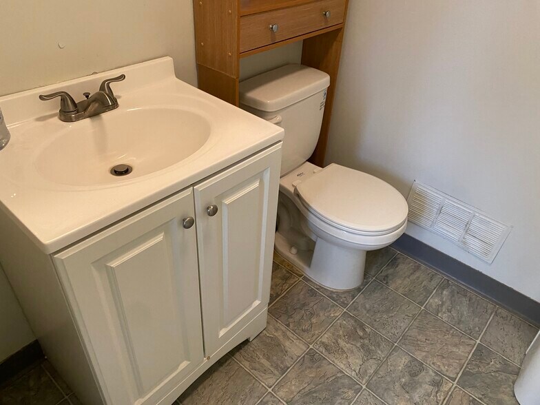 More Photos Of 3542 Springdale Rd, Cincinnati Medical For Sale