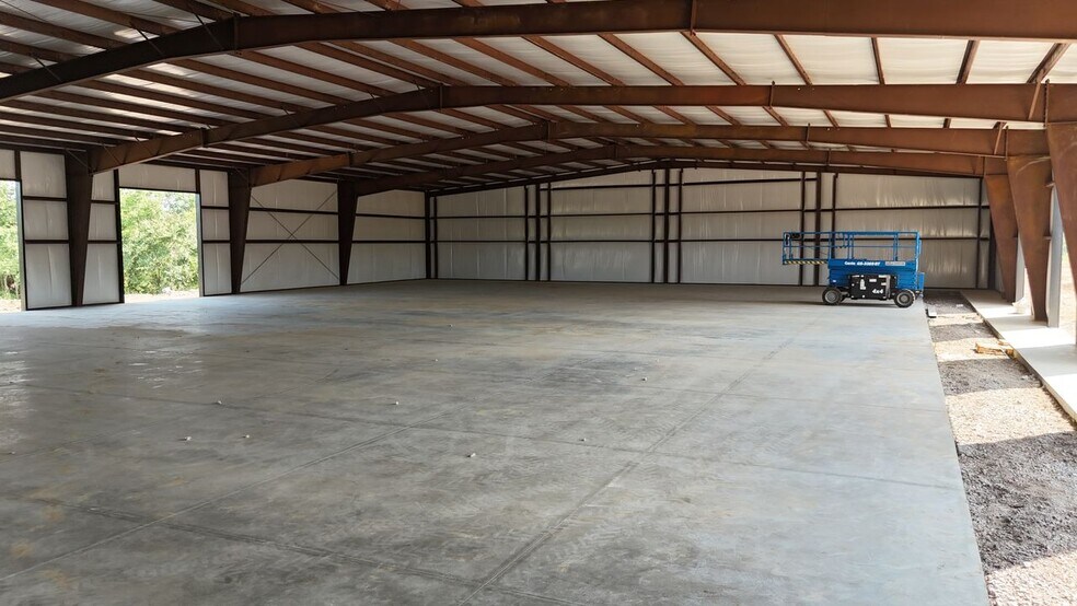 More Photos Of 21139 E Admiral Pl, Catoosa Warehouse For Lease