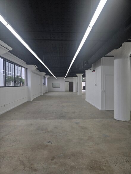 More Photos Of 4500 District Blvd, Vernon Manufacturing For Lease