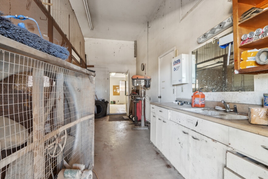 More Photos Of 15901 W Northern Ave, Litchfield Park General Retail For Sale