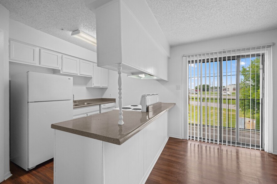 More Photos Of 11620 Airline Hwy, Baton Rouge Apartments For Sale