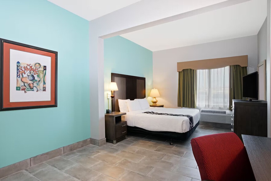More Photos Of 1201 Avenue H, Carter Lake Hospitality For Sale