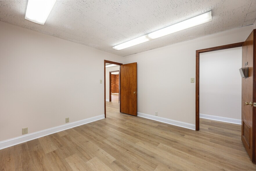 More Photos Of 316 S Eugene St, Greensboro Office For Sale