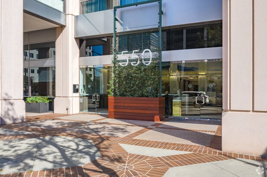 More Photos Of 550 N Brand Blvd, Glendale Office For Lease