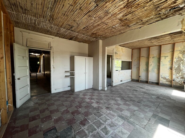 More Photos Of 200 3rd Ave E, Twin Falls Office For Sale