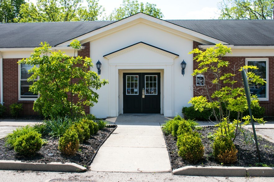 More Photos Of 34-38 Triangle Park Dr, Cincinnati Loft Creative Space For Lease