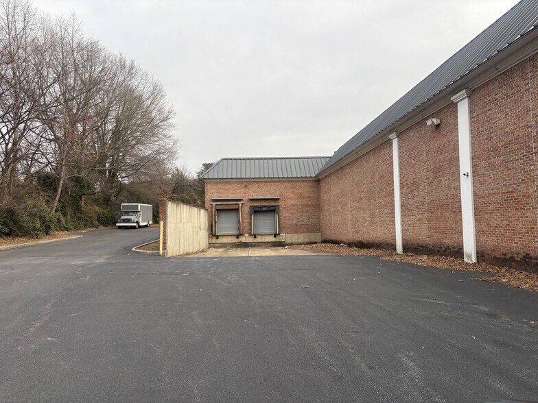 More Photos Of 590 Branchlands Blvd, Charlottesville Freestanding For Lease