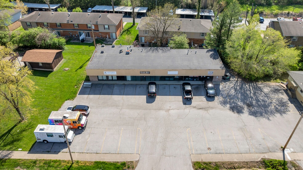 More Photos Of 1913 N Belt East, Belleville Restaurant For Sale