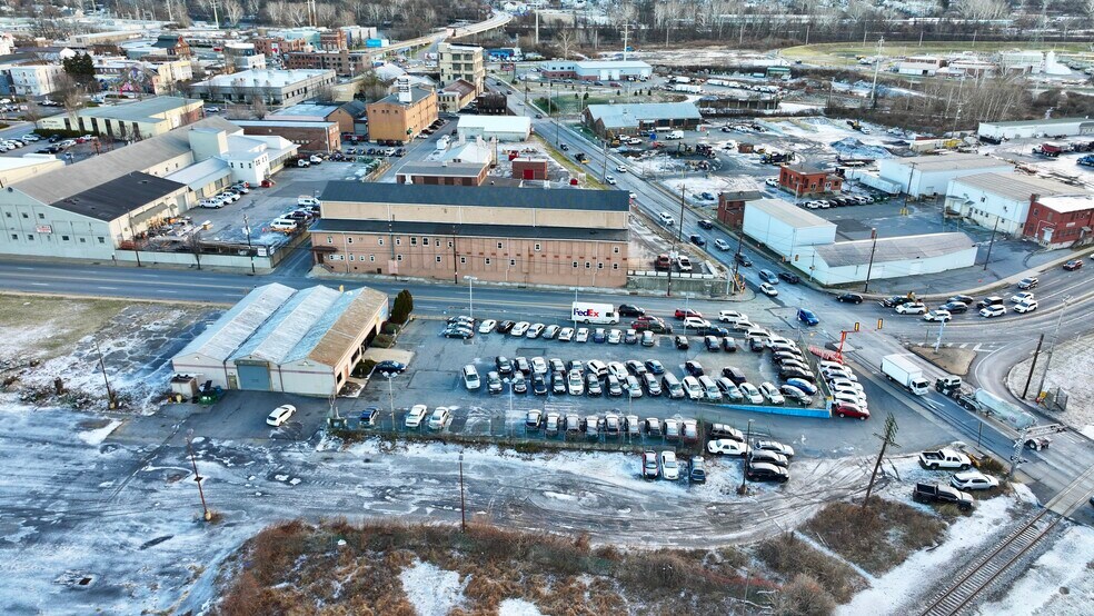 More Photos Of 124 3rd St, Allentown Auto Dealership For Lease