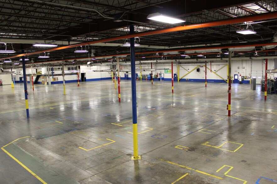 More Photos Of 208 Copper Top Ln NE, Cleveland Warehouse For Lease