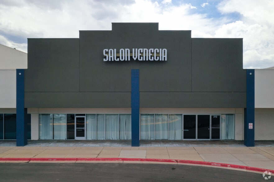 More Photos Of 550 E Thornton Pky, Thornton Unknown For Lease