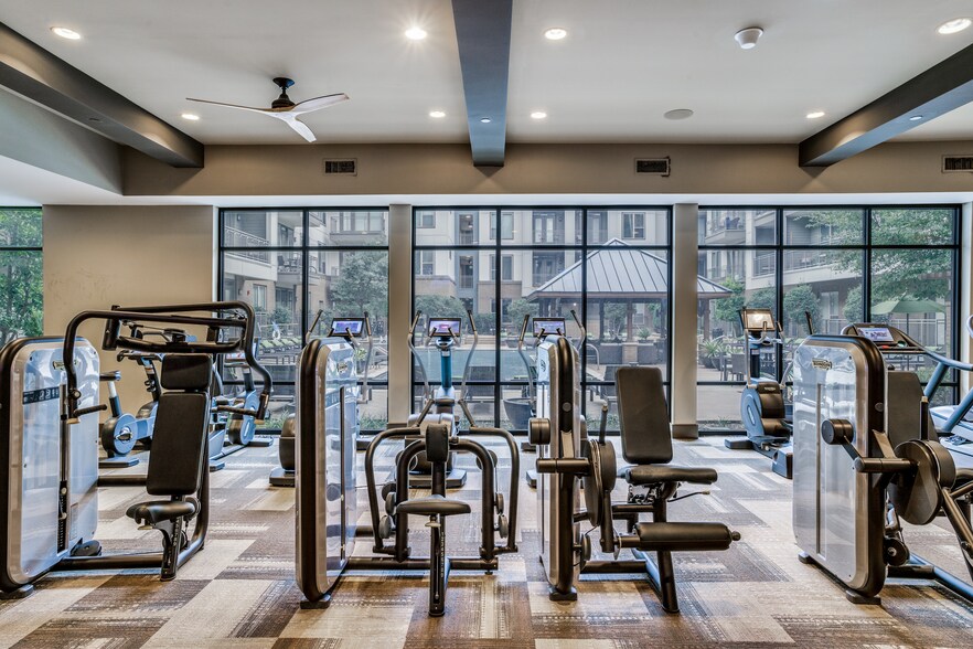 More Photos Of 4646 Amesbury Dr, Dallas Apartments For Lease